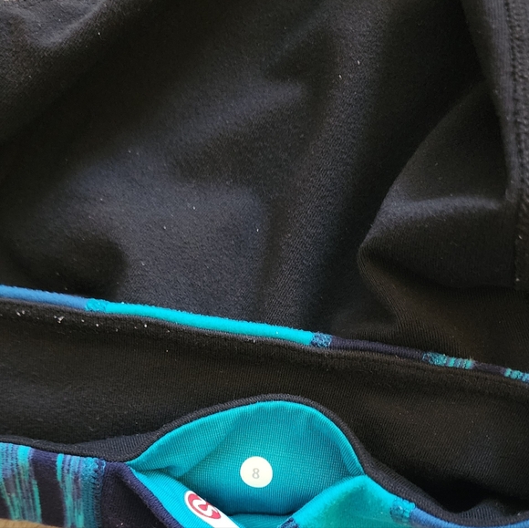 Lululemon leggings 8 Black with Turquiose trim - Picture 11 of 12